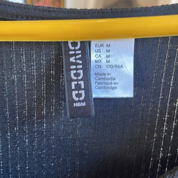 Butterfly Crop Top 🩷✨ Sz M - Picture 6 of 7